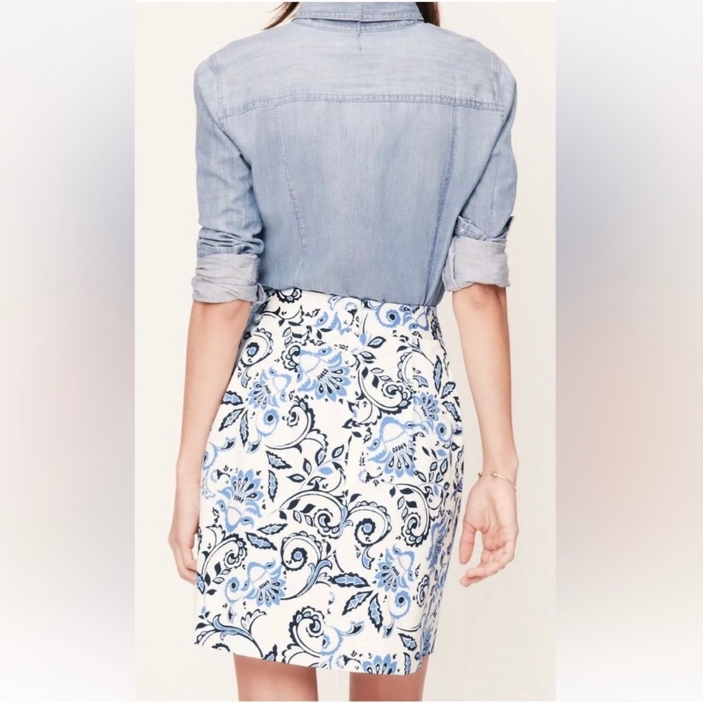 SOLD- Ann Taylor LOFT Skirt White Blue Floral Pleated A Line Classic Stretch - Picture 2 of 10